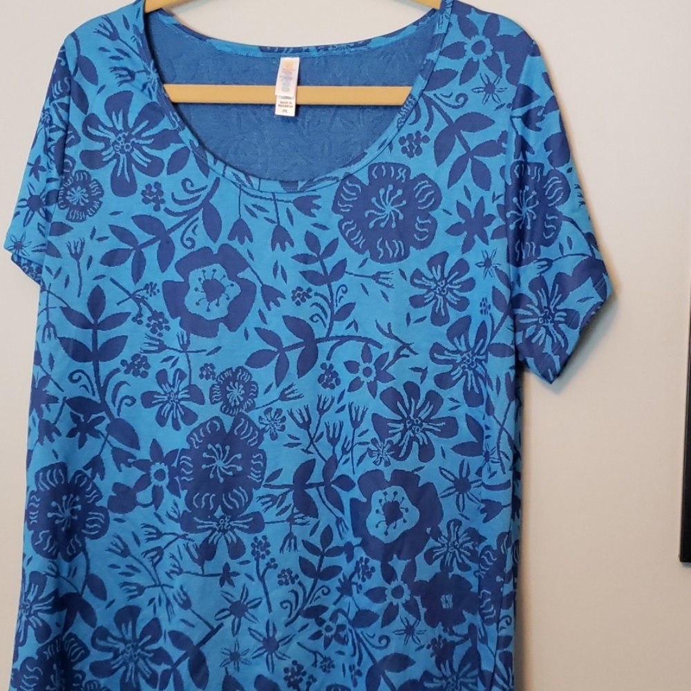 Jacquard Blue Floral LulaRoe Classic T